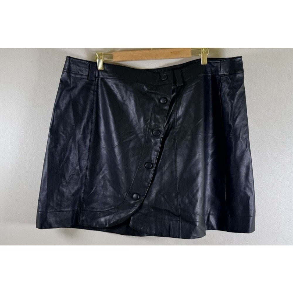 Eloquii Black Faux Leather A-Line Skirt with Button Closure - Size 18